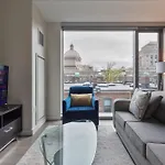 Modern Apartment Back Bay